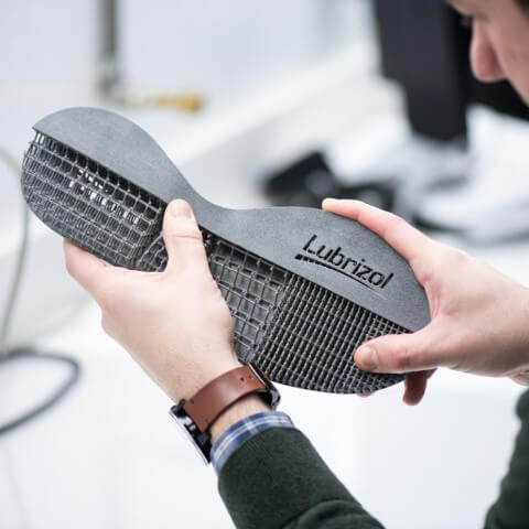 鞋材用3D打印弹性体盘点：TPU、TPAE、TPEE