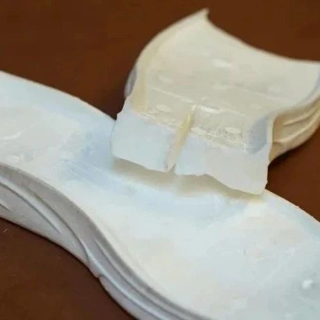 超临界发泡射出成型有望成下一代鞋中底技术